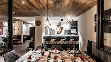 Comfort Chalet, Multiple Bedrooms | Dining