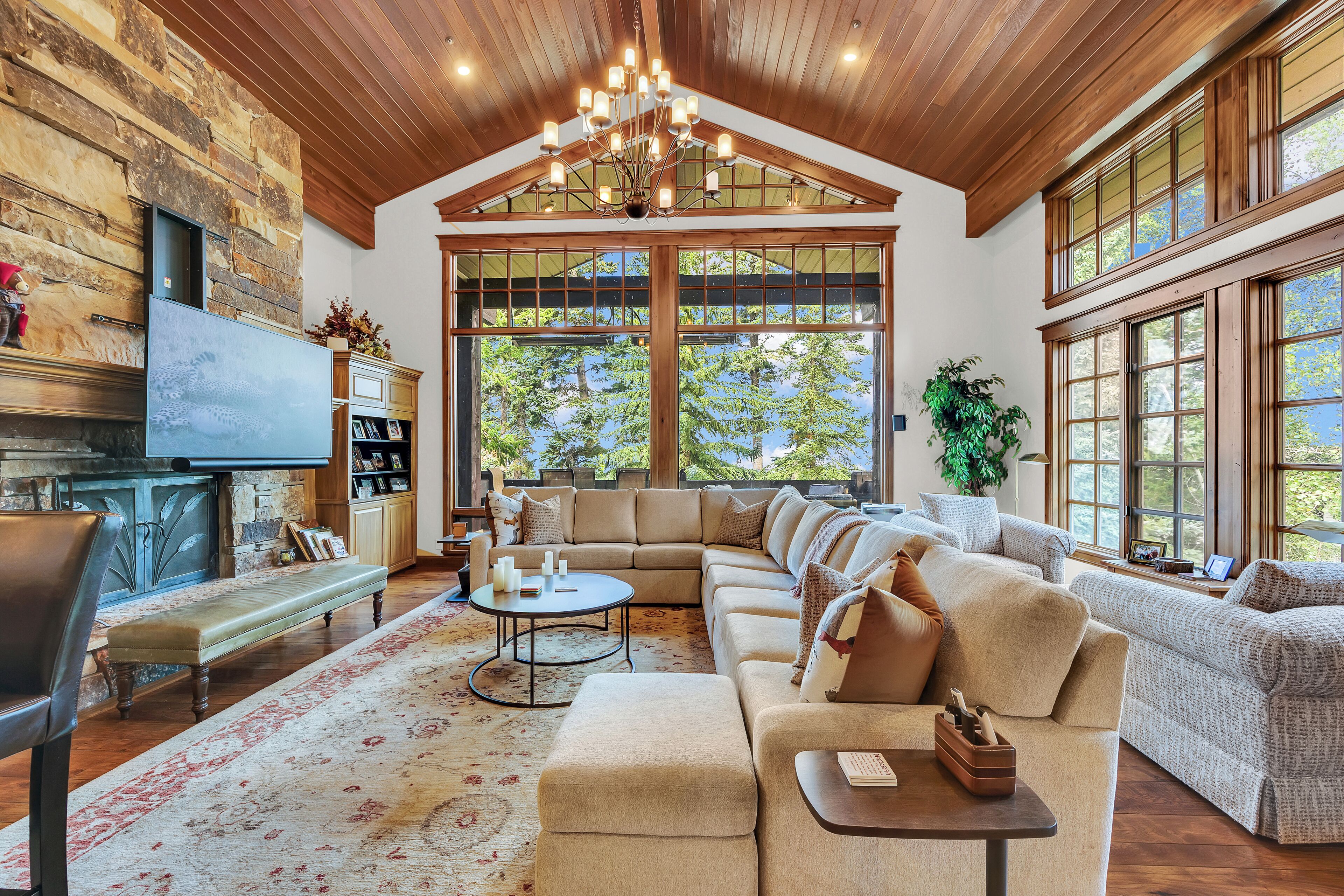 TV connectée, cheminée