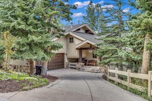 Exterior - Ski-in/Ski-out rental home in the exclusive Evergreen Neighborhood! Hot Tub! (Deer Valley)