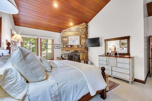 5 bedrooms, iron/ironing board, free WiFi, bed sheets - Ski-in/Ski-out rental home in the exclusive Evergreen Neighborhood! Hot Tub! (Deer Valley)