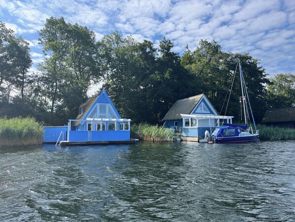 المنشأة من الخارج