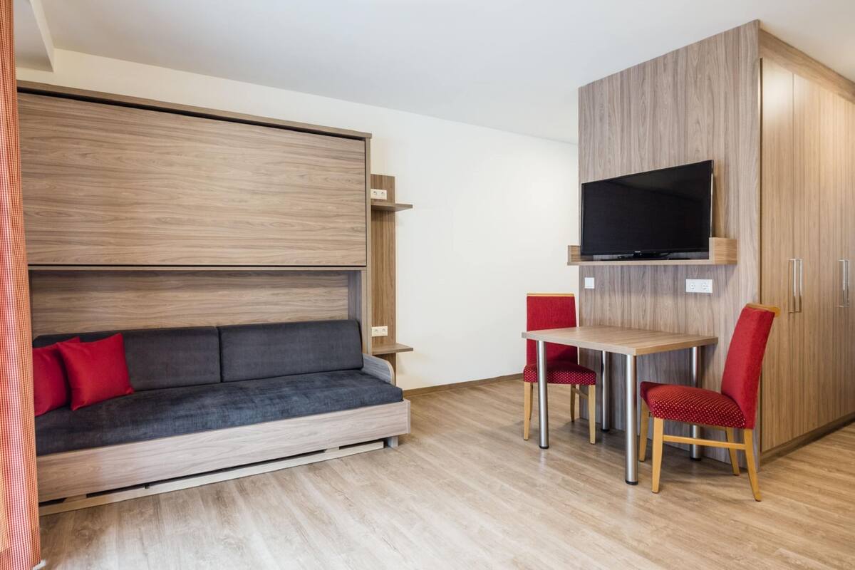 Classic Apartment, 2 Bedrooms | Living room
