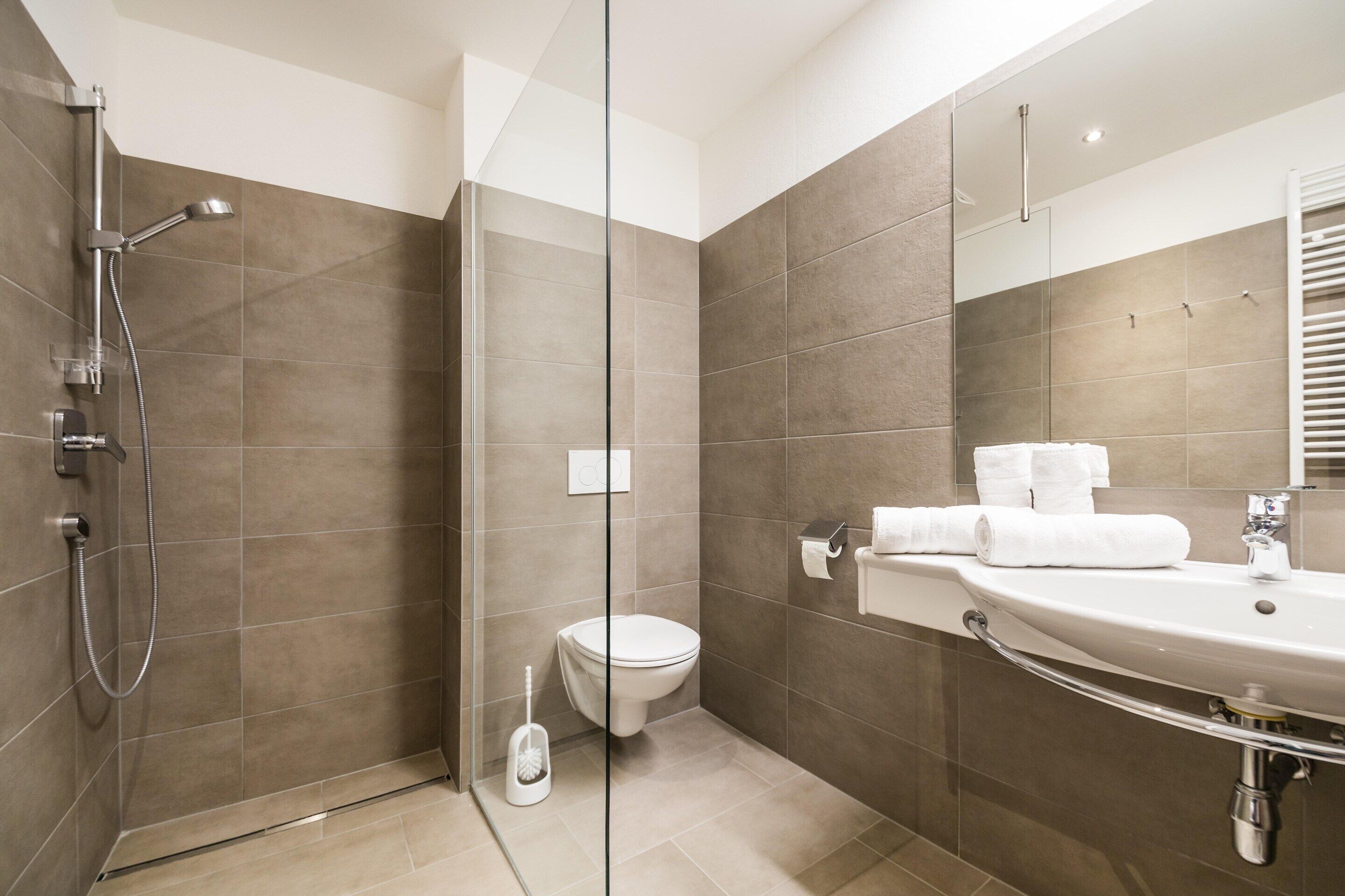 Comfort Apartment, 1 Bedroom | Bathroom | Shower