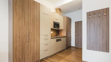 Classic-Apartment, 2 Schlafzimmer | Eigene Küche | Kühlschrank, Mikrowelle