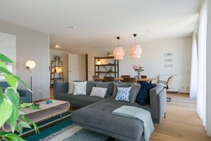 Living room - Modern Apartment Close to the Beach and the sea (The Hague)