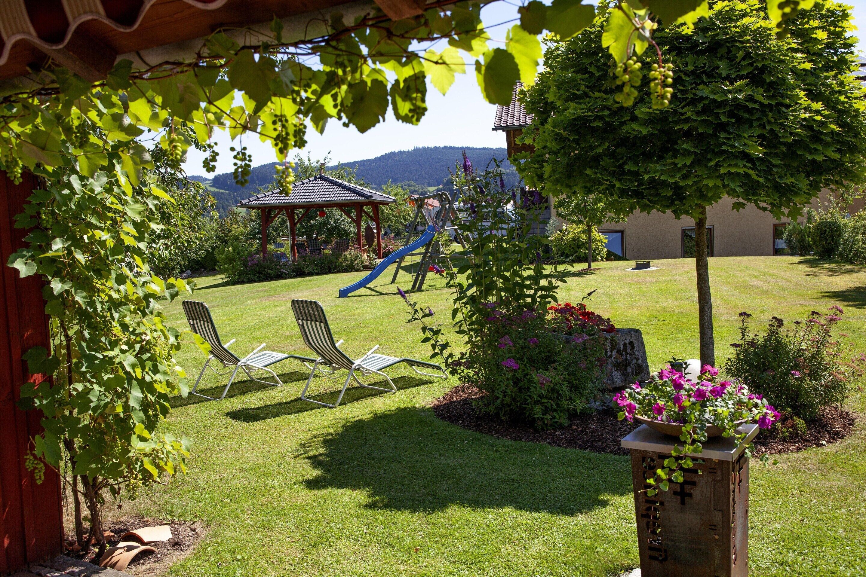 Classic Apartment, 2 Bedrooms | Garden