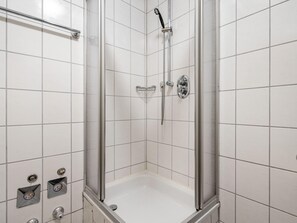 Departamento clásico, 2 habitaciones | Baño | Regadera 