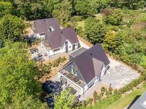 Comfort Villa, 3 Bedrooms | Exterior - Beautiful Luxurious Villa Situated in Den Burg (De Koog)