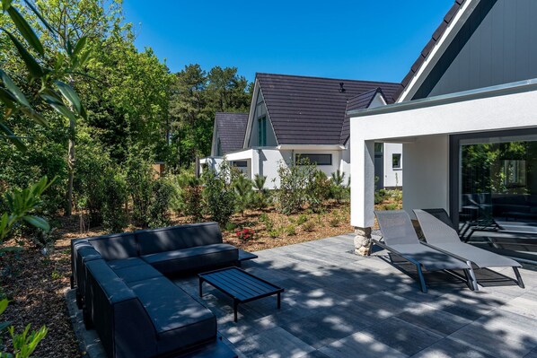 Comfort Villa, 3 Bedrooms | Balcony