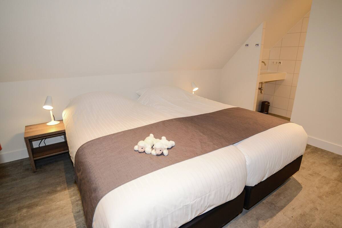 Vila luxo, 4 quartos | 10 quartos, individualmente mobiliados, roupa de cama