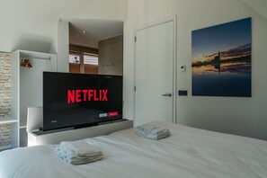 10 slaapkamers, individueel gemeubileerd, beddengoed