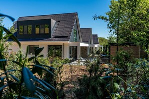 Comfort Villa, 3 Bedrooms | Exterior