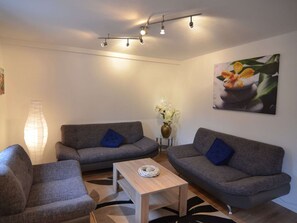 Living room - Wonderful Apartment in Elpe With Garden (Olsberg)