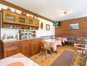 클래식 아파트, 침실 3개 | 거실