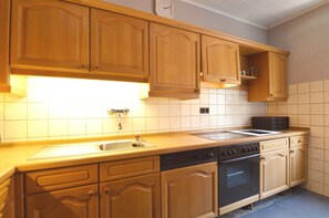 คลาสสิกอพาร์ทเมนท์, 4 ห้องนอน | ครัวส่วนตัว | ตู้เย็น, ไมโครเวฟ, เตาอบ, เครื่องล้างจาน