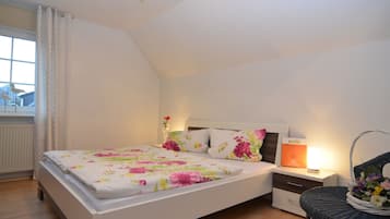 10 bedrooms, individually furnished, bed sheets