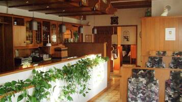 Apartemen Klasik, beberapa kamar | Tempat makan