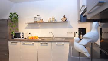 Classic Apartment, Multiple Bedrooms | Private kitchen | Fridge, oven, dishwasher, highchair