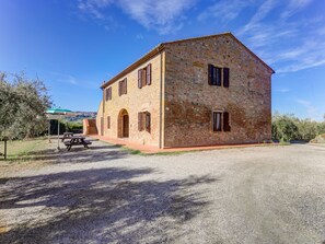 Deluxe House, 3 Bedrooms | Exterior - Countryside Holiday Home in Gambassi Terme With Garden (Gambassi Terme)
