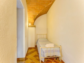 Deluxe House, 3 Bedrooms | 10 bedrooms, individually furnished, bed sheets - Countryside Holiday Home in Gambassi Terme With Garden (Gambassi Terme)