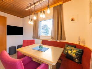 Comfort-Apartment, 2 Schlafzimmer | Wohnzimmer