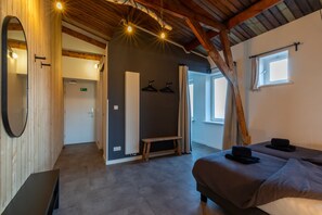 Deluxe Apartment, 1 Bedroom | 8 bedrooms, individually furnished, bed sheets