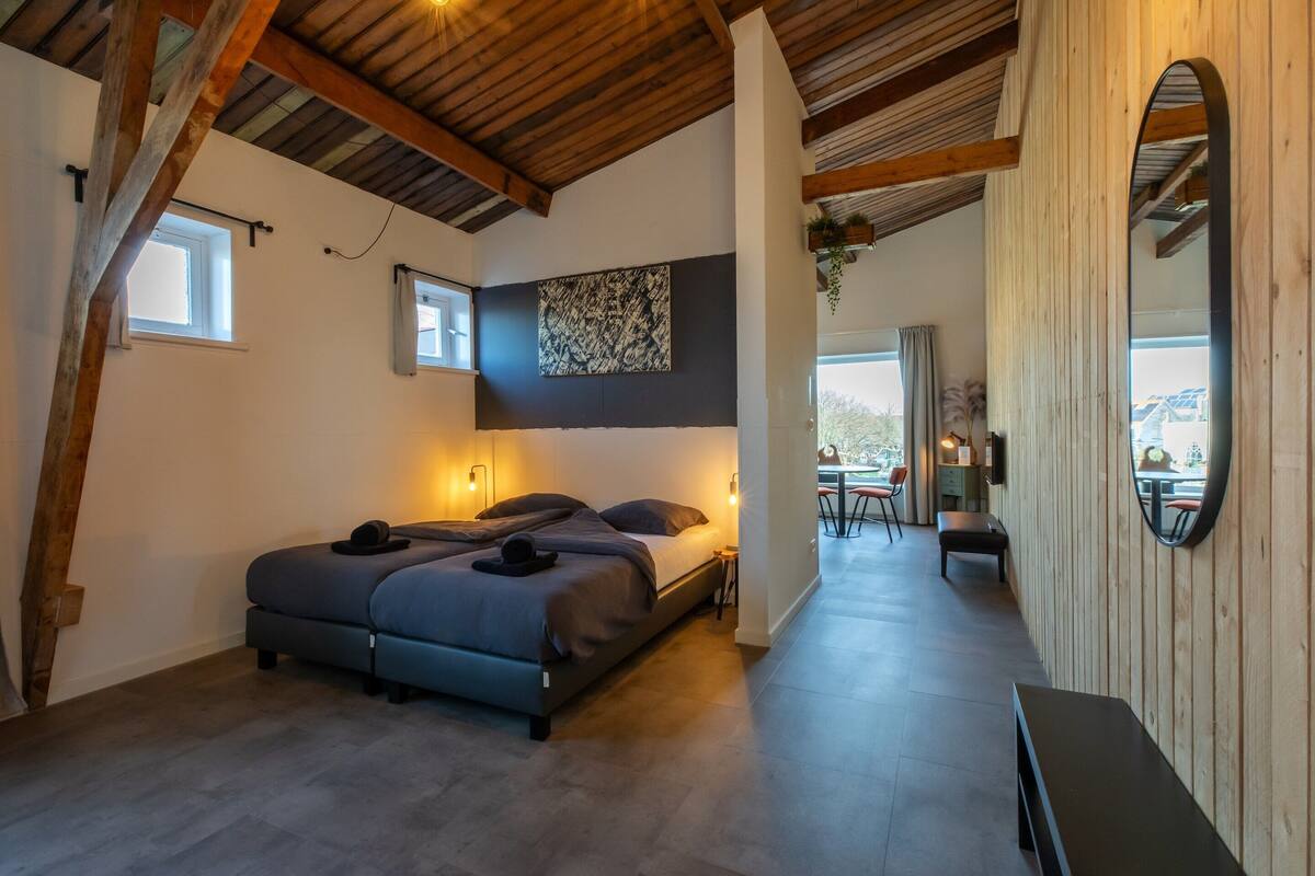 Deluxe Apartment, 1 Bedroom | 2 bilik tidur, dilengkapkan perabot secara berasingan, cadar katil