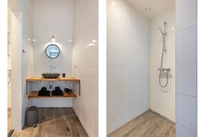 Classic House, 5 Bedrooms | Bathroom | Shower