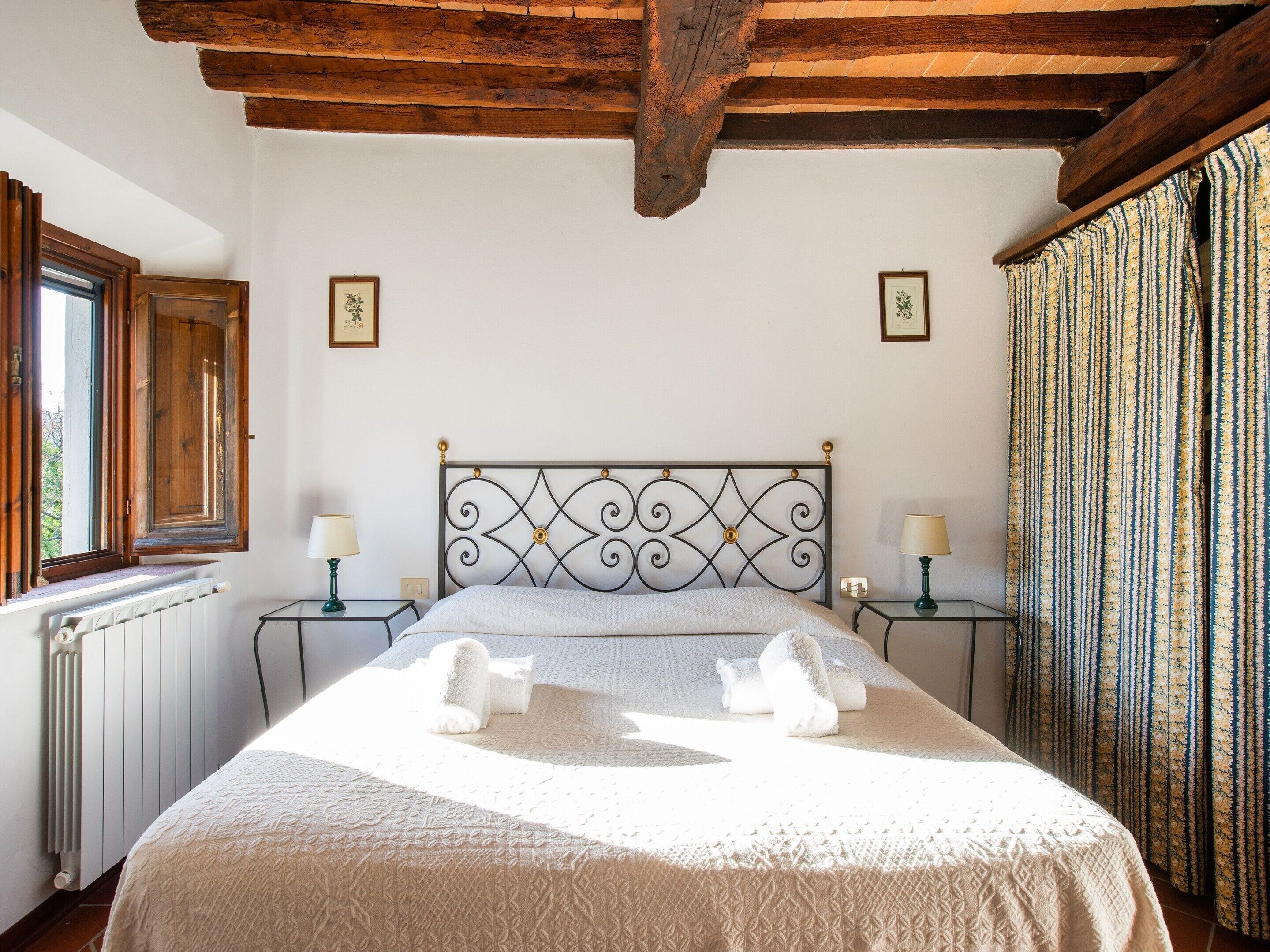 Casa de luxe, 2 dormitoris | 10 dormitoris, mobiliari individual i roba de llit 