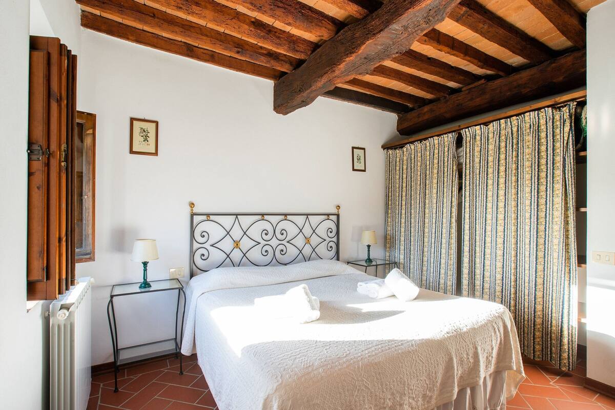 Maison luxueuse, 2 chambres | 10 chambres, ameublement unique, literie fournie