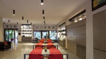 Classic House, 1 Bedroom | Dining