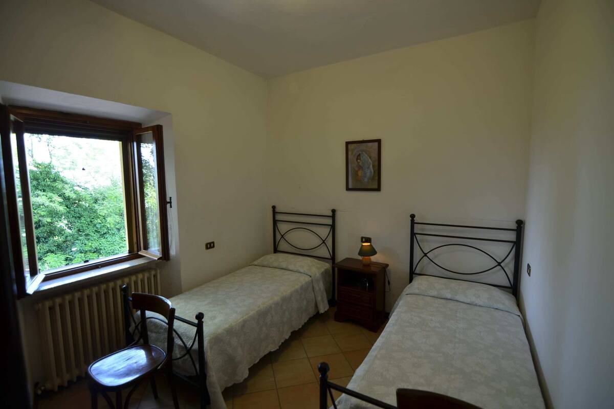Classic House, 2 Bedrooms | 2 bilik tidur, cadar katil