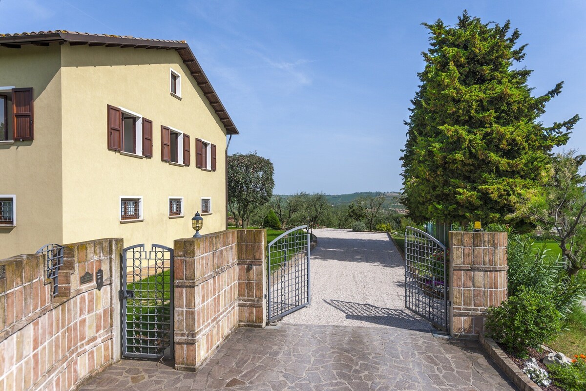 Comfort House, 2 Bedrooms | Reception