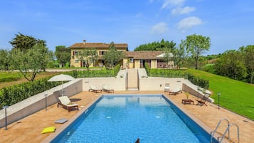 Deluxe-Haus, 4 Schlafzimmer | Pool | Innenpool, Außenpool