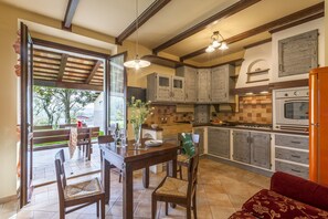 Casa Comfort, 2 dormitoris | Cuina privada | Frigorífic, forn, rentaplats i cafetera i tetera 