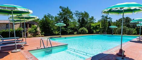 Piscina coperta, piscina all'aperto