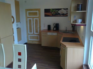 Fridge, microwave, oven, stovetop - Comfortable Holiday Home Near Vineyards in Bremm (Bremm)