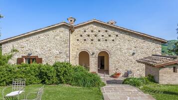 Classic Villa, Multiple Bedrooms | Exterior