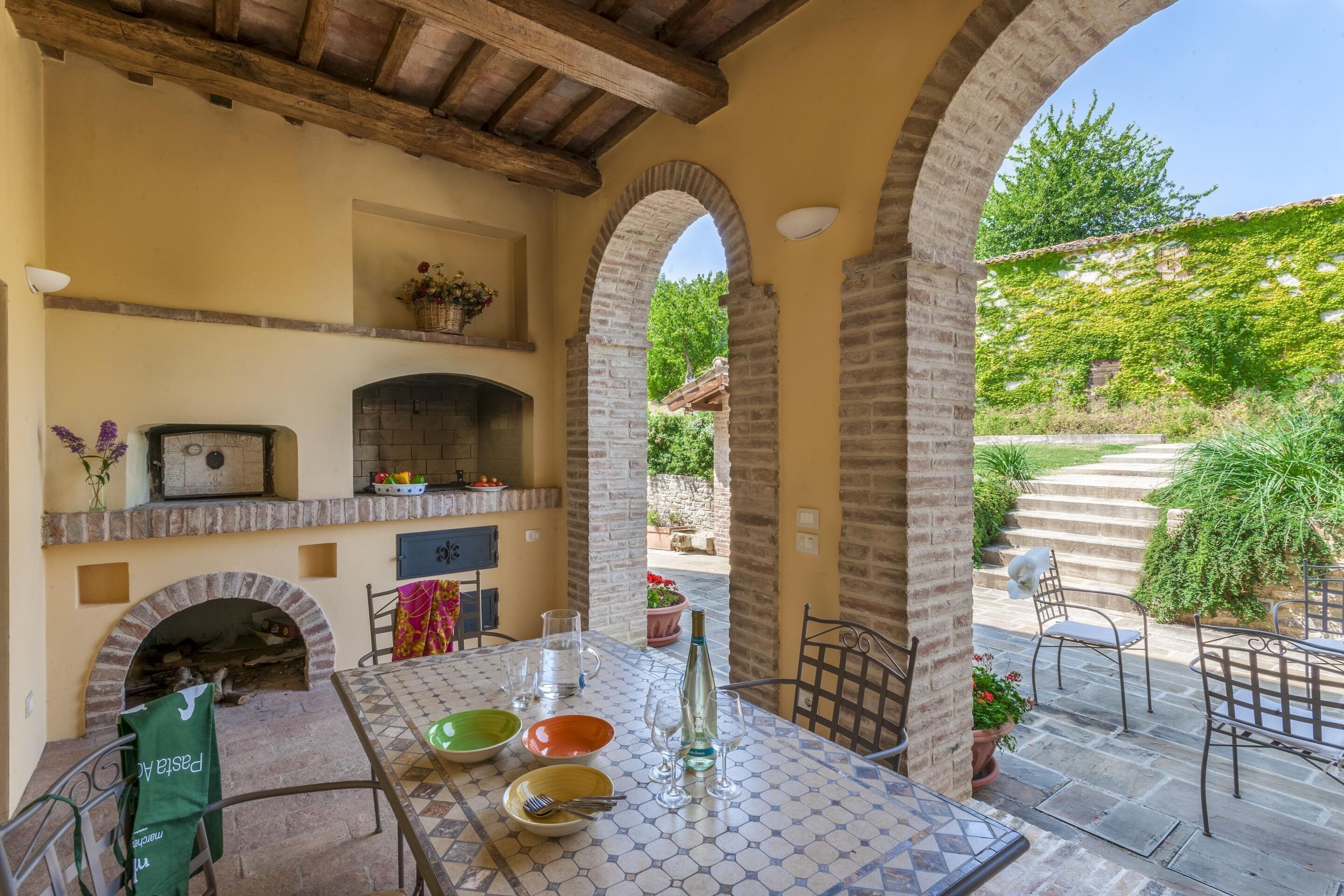 Classic Apartment, 3 Bedrooms | Outdoor dining