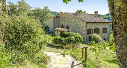 Beautiful Villa in Belforte All'isauro With Swimming Pool