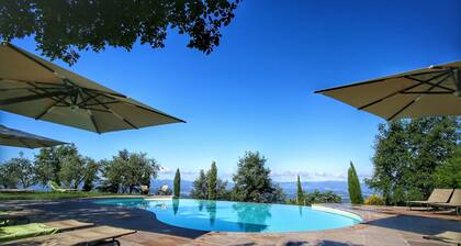 Detached Villa for 6-pers. With Outdoor Swimming Pool