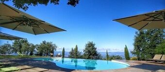 Detached Villa for 6-pers. With Outdoor Swimming Pool