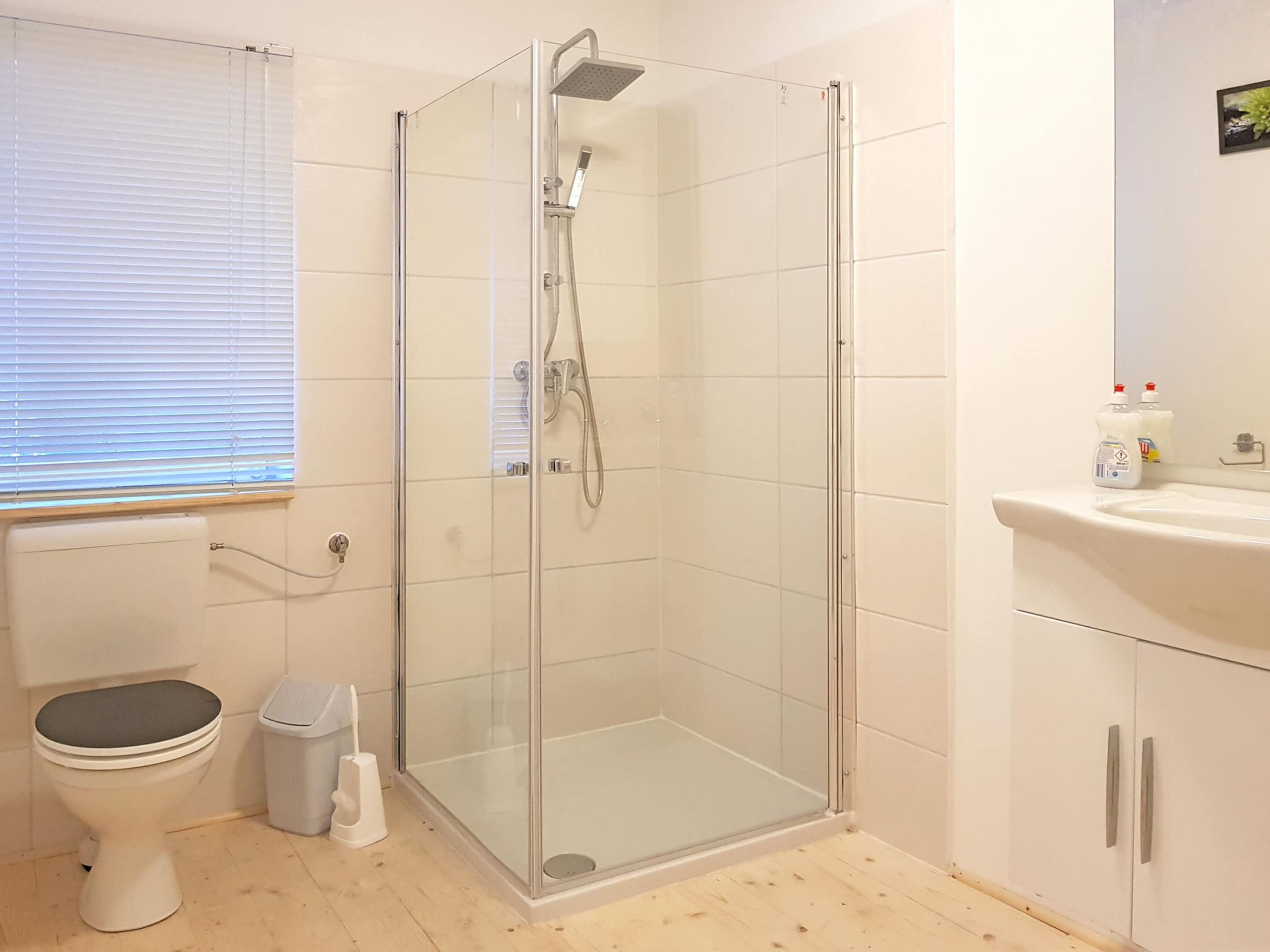 Classic Apartment, 2 Bedrooms | Bathroom | Shower