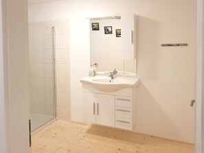 Bathroom - Adorable Aparment in Wildemann With Parking (Clausthal-Zellerfeld)