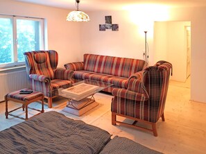 Classic Apartment, 2 Bedrooms | Living room | DVD player