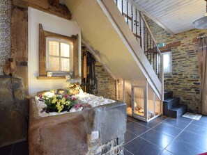 Deluxe House, 3 Bedrooms | Living room