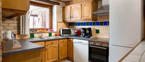 Classic House, 3 Bedrooms | Private kitchen