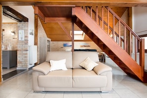 Fireplace, DVD player - Beautiful Holiday Home in Cul-des-sarts With Garden (Couvin)