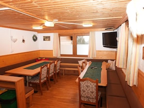 Classic Apartment, 5 Bedrooms | Dining - Group Holiday Home in Hippach With Dreamy Views (Hippach)