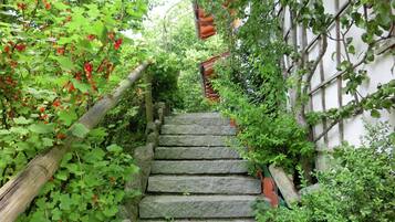 Classic Apartment, 1 Bedroom | Garden